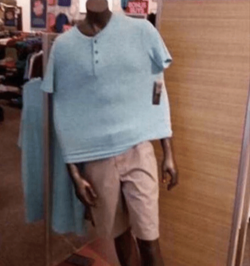 34 "Not My Job" Moments That Shows The Heights Of Laziness 8 Mannequin with t-shirt