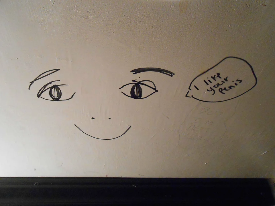 45 Funny Writings You Will Find In Public Bathrooms 9 I like your... - Public Bathrooms