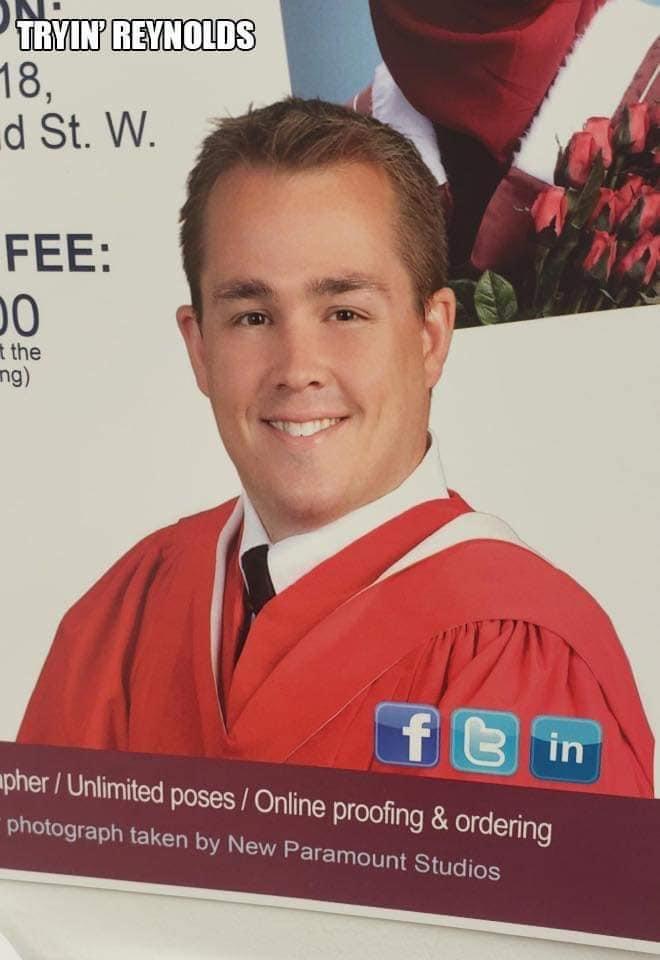When You Order Celebrities From Wish: 25 Celebrity Lookalikes 19 Tryin reynolds