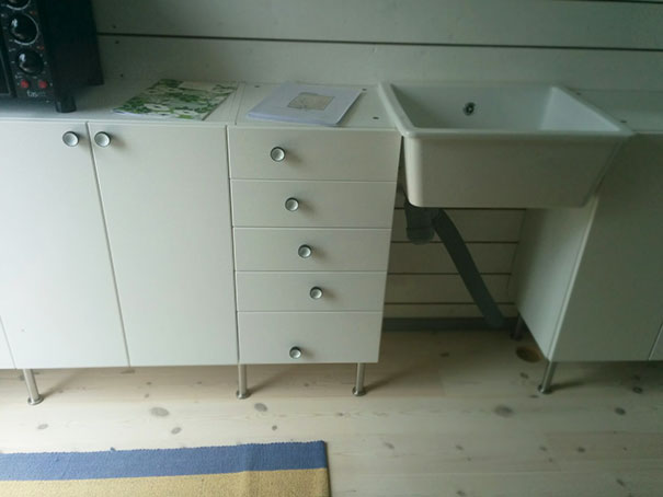 20 Uncomfortable Photos You’ll Never Want to See Again 3 drawers