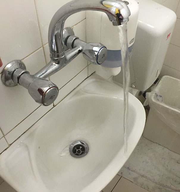 20 Uncomfortable Photos You’ll Never Want to See Again 15 short sink
