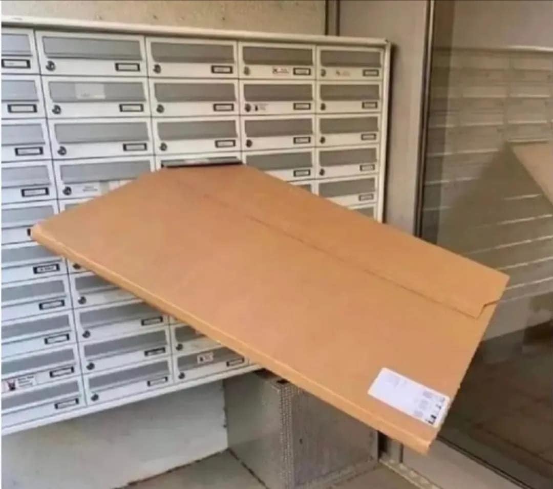 30 Funniest "Things In Places Where It Shouldn't Be" Memes 3 biggest letter ever