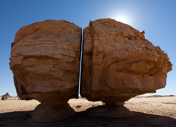 20 Oddly Satisfying Images That Can Help Ease Your Perfectionist Anxiety 12 Two rocks - satisfying images