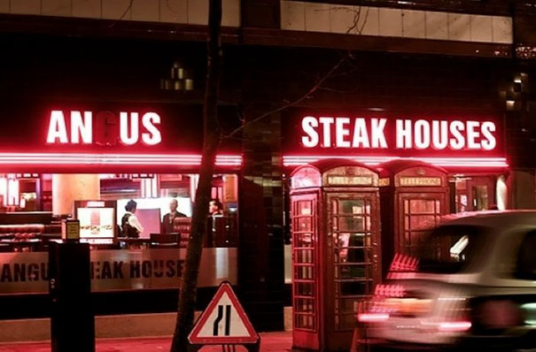 26 Neon Sign Fails That Light Up the Night for All the Wrong Reasons 23 Steak houses - Neon Sign Fails