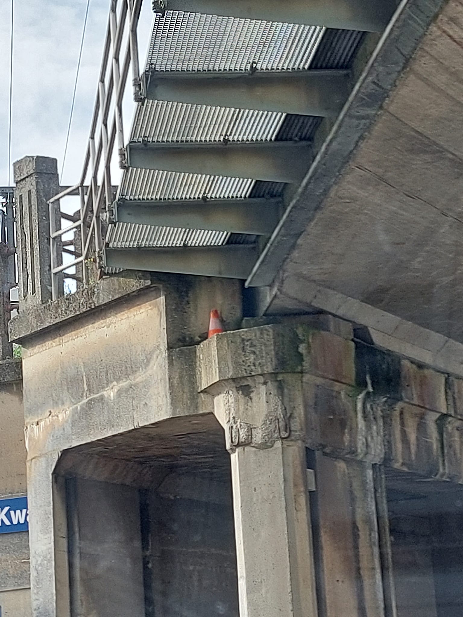 30 Funniest "Things In Places Where It Shouldn't Be" Memes 27 Cone