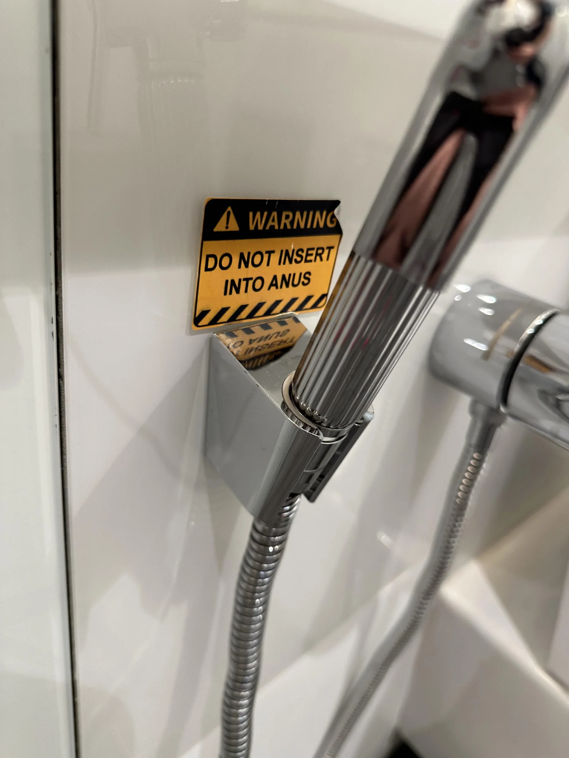 23 Warning Signs That Caught Attention 22 Do not insert
