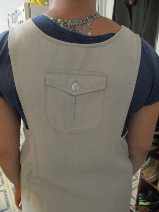 20 Fashion Fails That You Can't Unsee 17 Pocket at back - Fashion Fails