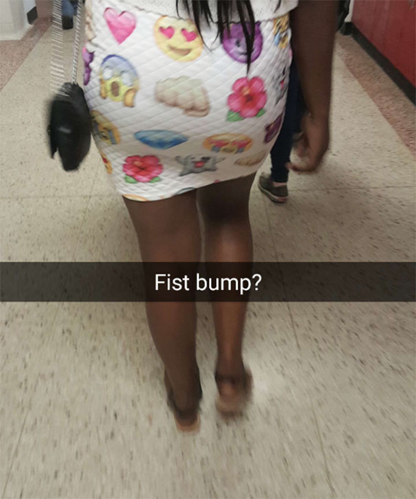 20 Fashion Fails That You Can't Unsee 8 fist bump - Fashion Fails