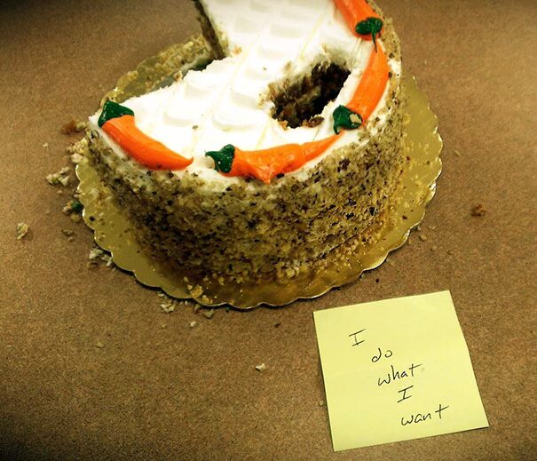 29 Passive Aggressive Office Notes That Are Hilariously Brutal 28 I do what I want