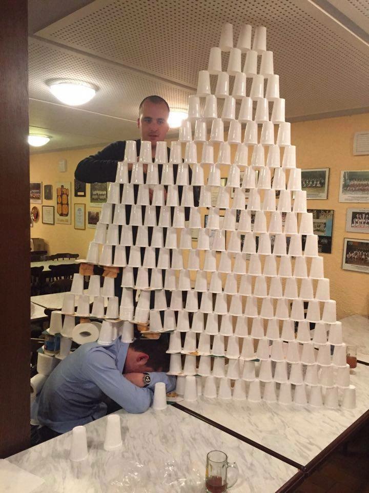 25 People Caught Sleeping In Funny & Uncomfortable Positions 26 Cup domino