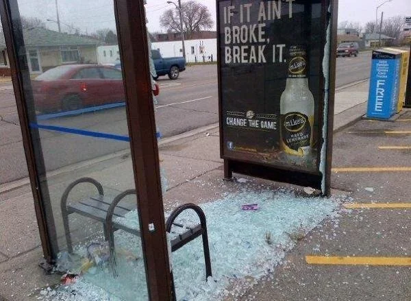 25 Advertising Placement Fails: The Art of Placing Ads in All the Wrong Spaces 22 If it aint broke