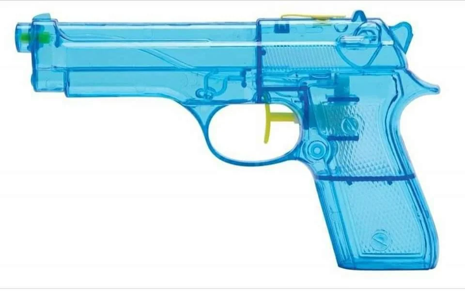 25 Funny Pics That Will Have You Nostalgic and Feeling Old 18 Water gun