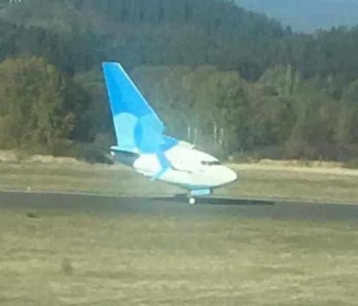 20 Hilarious Panoramic Fails That Look Straight Out of the Matrix 2 Blursed_airplane