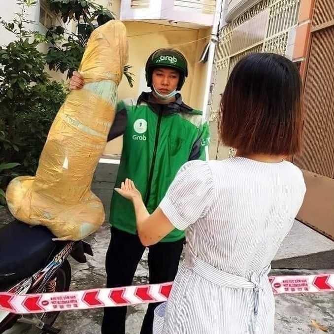 30 Cursed Pics to Infuse Your Day with Weird Vibes, As Shared On This IG Page 6 Cursed Delivery - cursed pics