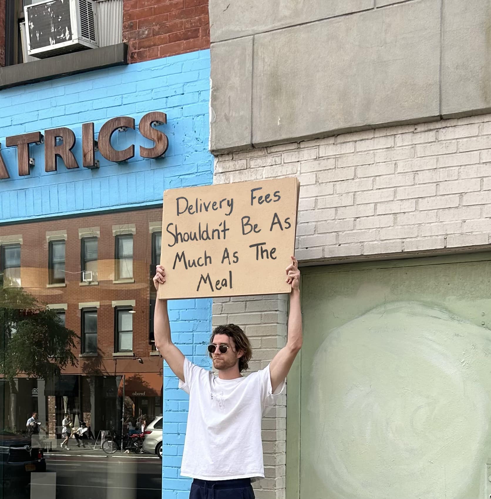 "Dude With Sign" Is The Hero We Need: A Roundup Of His Most Valuable Messages 5 Delivry fees