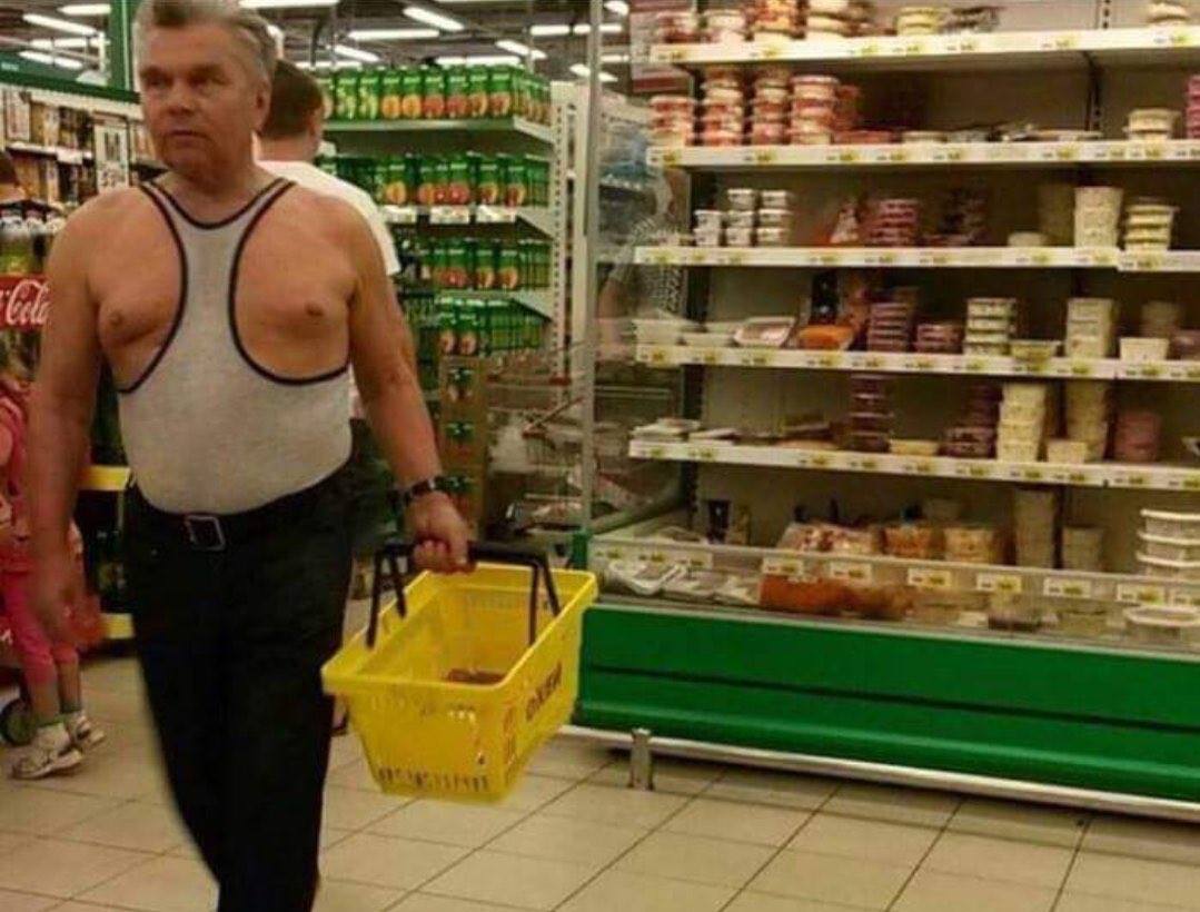 25 Eccentric Human Moments Showcased on 'Humans Doing Human Things' 23 Incooreect sleveless