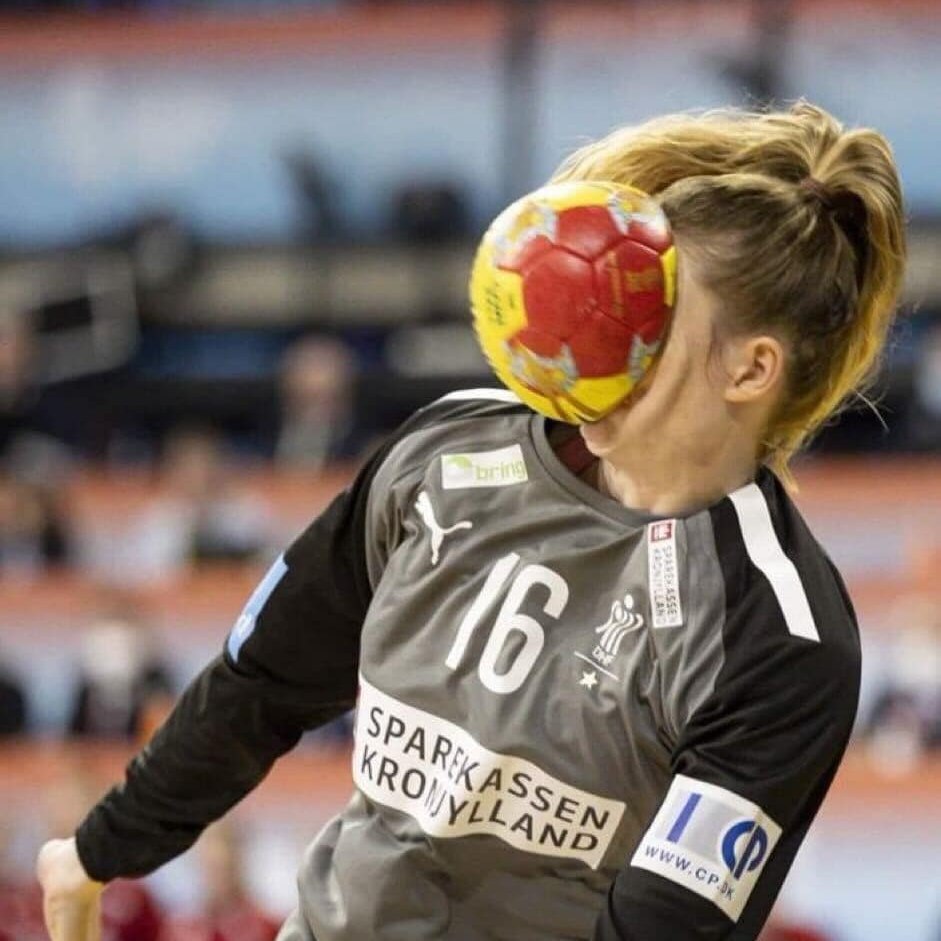 ball in face - Eccentric Human Moments