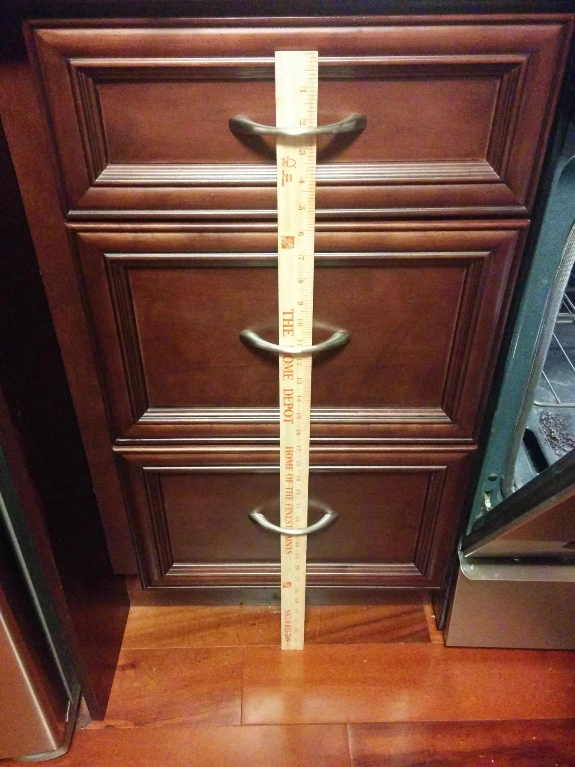 20 Parenting Hacks: Genius Tips from Real Parents Who Nailed It 13 Keep toddlers out of kitchen drawers by inserting a yardstick in to the handles. - parenting hacks