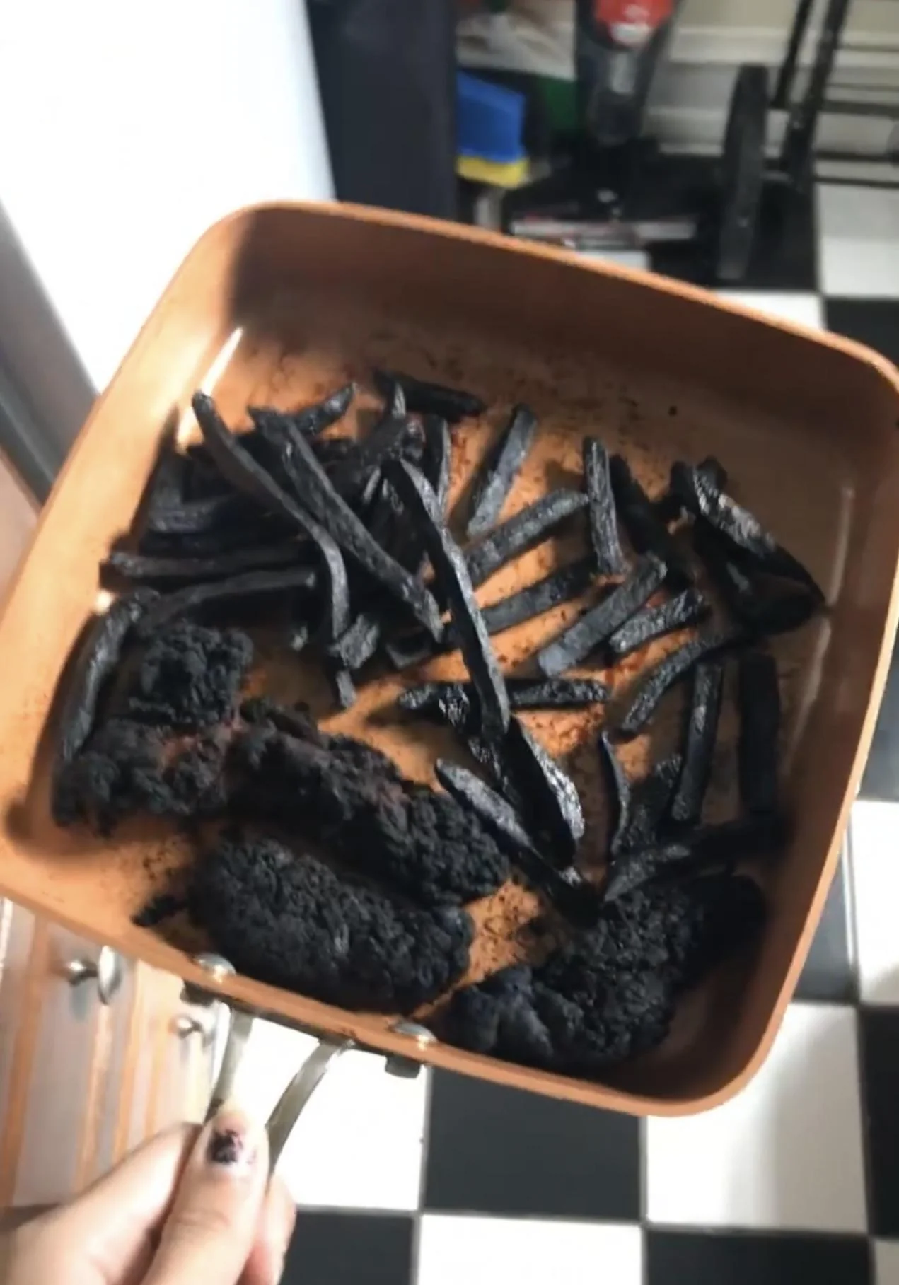 20 Epic Cooking Fails That Tested the Limits of Edibility 1 Absolutely failed this drunk cooking - cooking fails