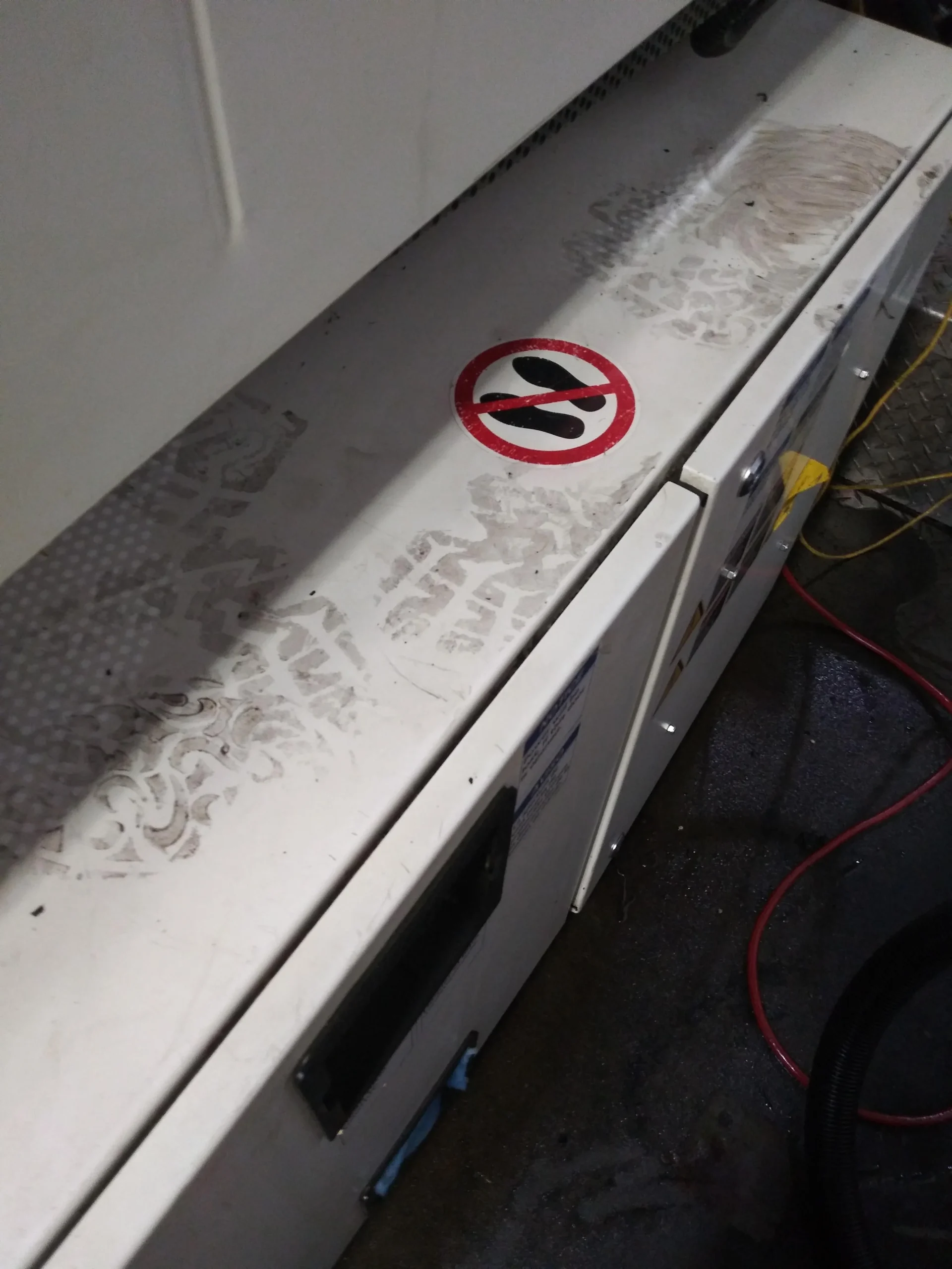 "OSHA Violation But OK": 20 Risky Acts of Workplace Safety Defiance 6 I see that evertbody followed safety rules on last nights shift - OSHA Violation