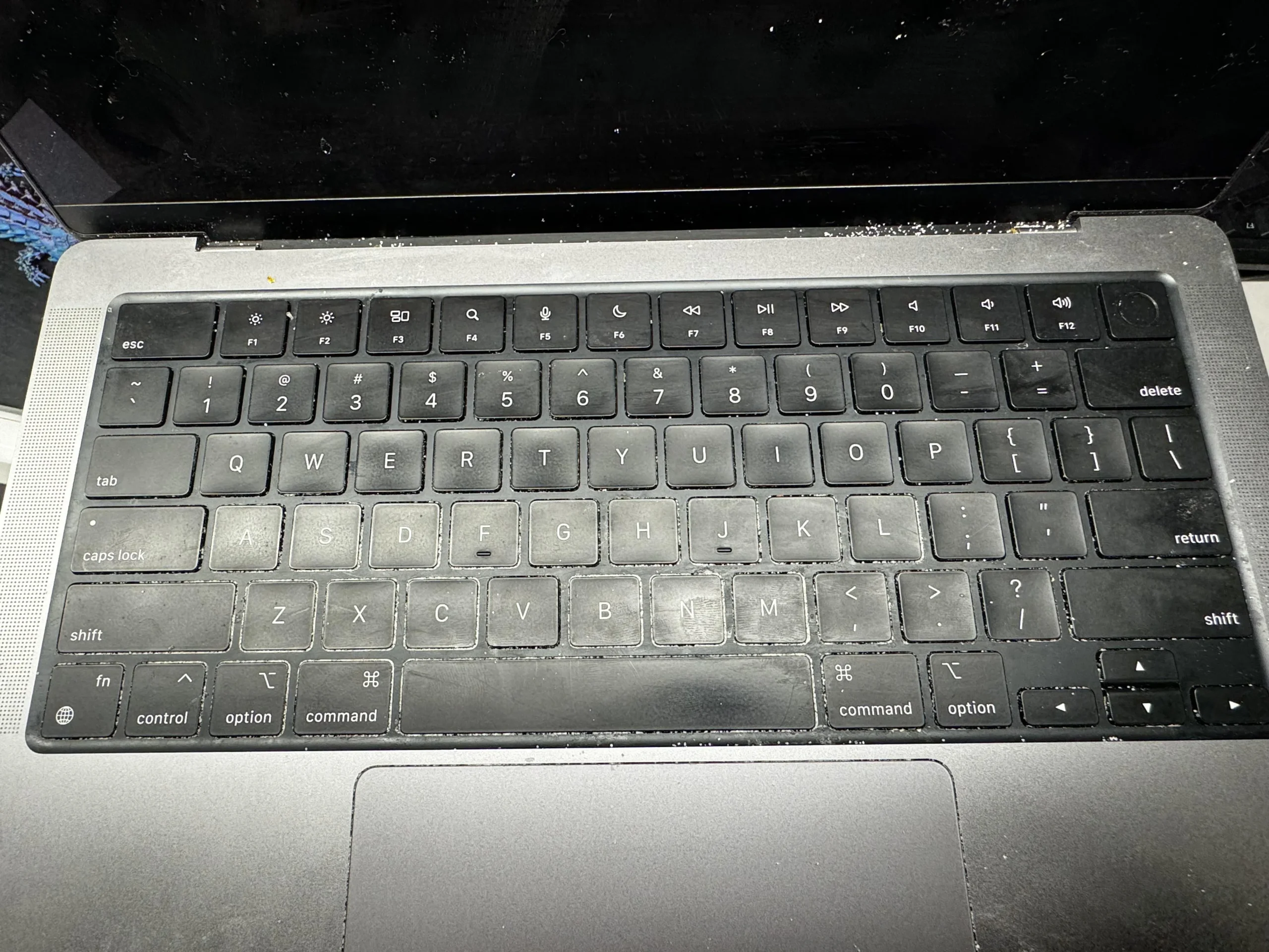 20 Funny Tech Mishaps That Had Support Teams in Tears 10 I spilled soup on my macbook so I poured salt on it to soak it up - Funny Tech Mishaps