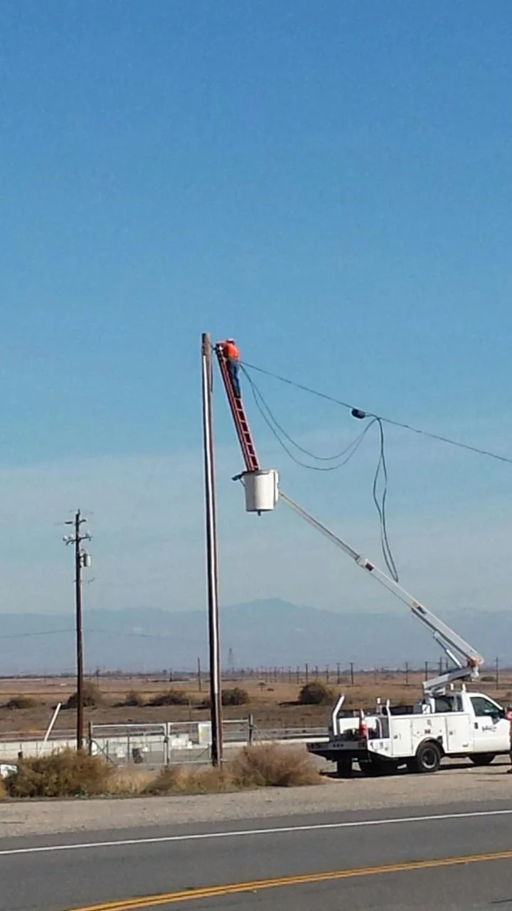 "OSHA Violation But OK": 20 Risky Acts of Workplace Safety Defiance 19 You can’t make this stuff up. - OSHA Violation