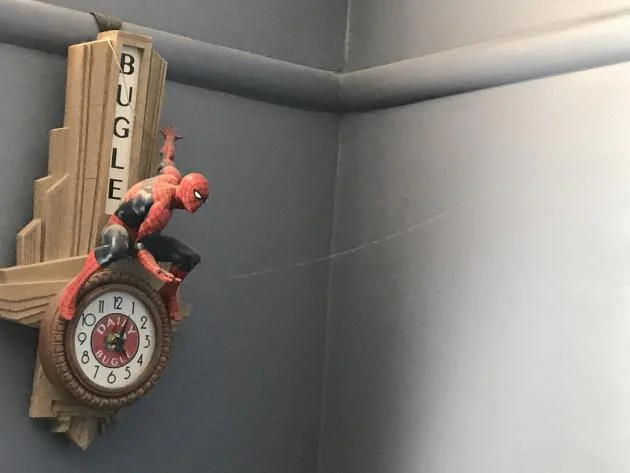 20 Extraordinary Coincidences You Have to See to Believe 10 Perfectly placed web - Extraordinary Coincidences