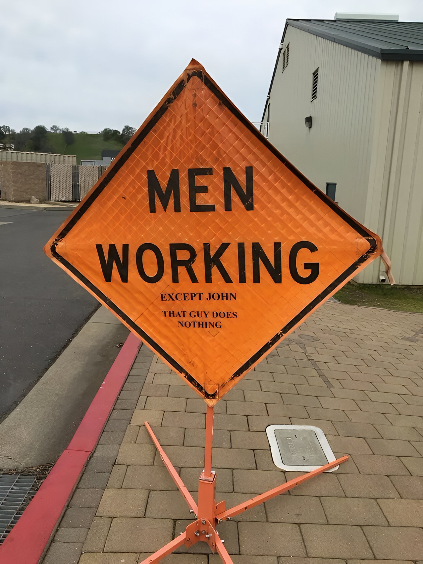 30 Unexpected Signs That Will Totally Throw You Off 18 me working