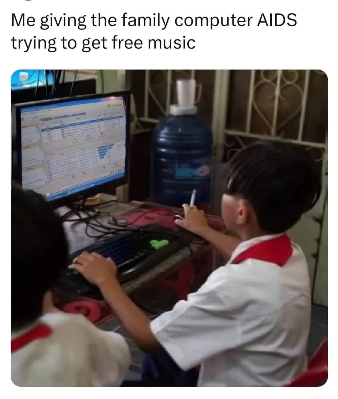 22 Memes to Distract You From Doing Anything Productive 9 Me giving the family computer