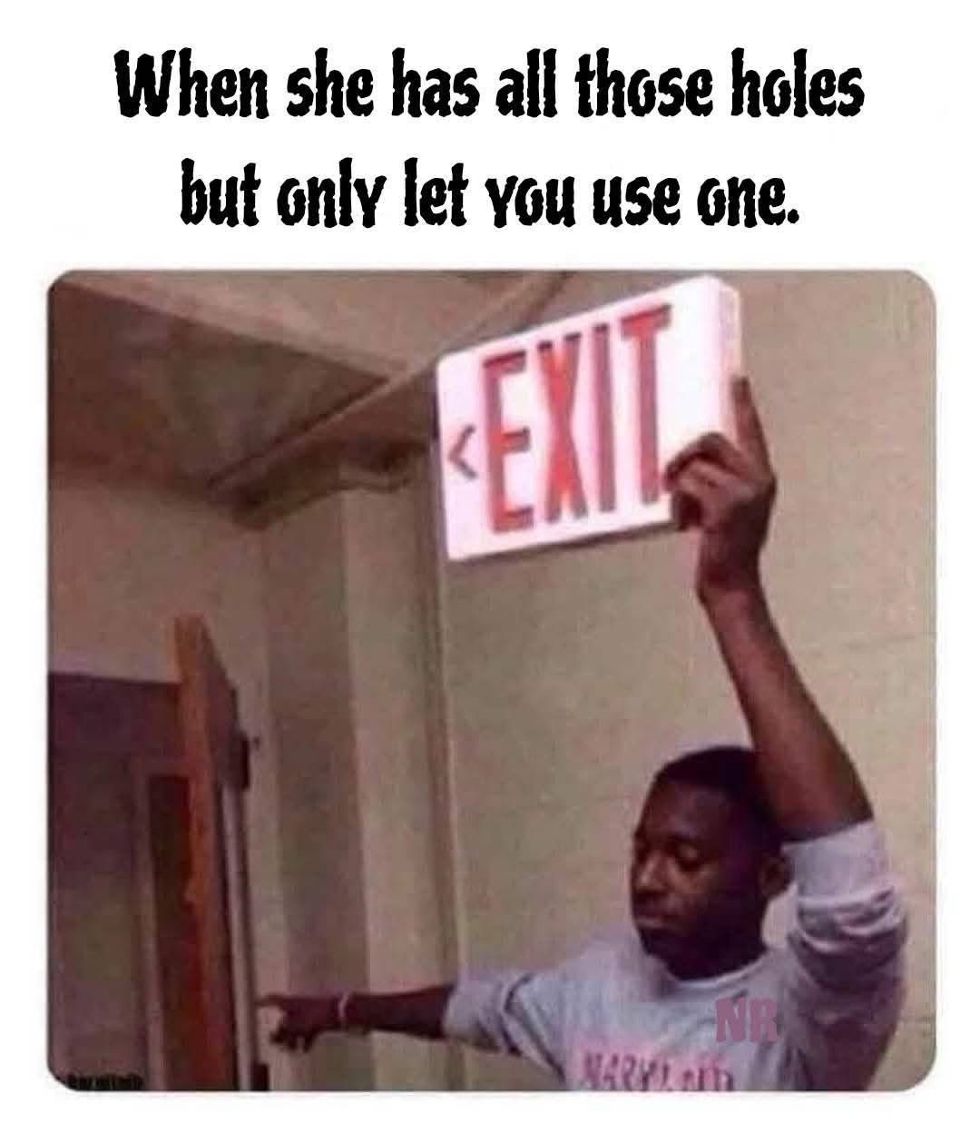 20 Memes to Scroll Through When You’re Avoiding Life 8 Exit