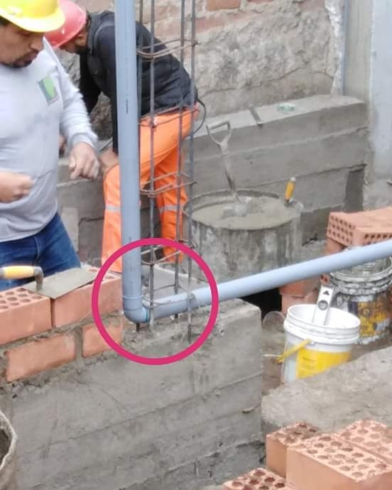 20 Architecture Fails That’ll Give You Anxiety 6 Drainage pipe