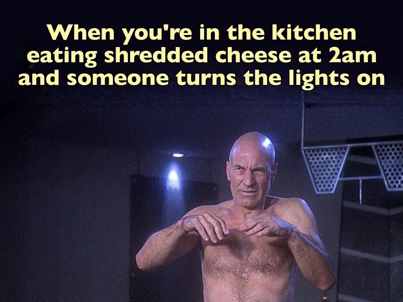 28 Unhinged Memes for When Your Brain Is in Airplane Mode 28 When yure in kitchen