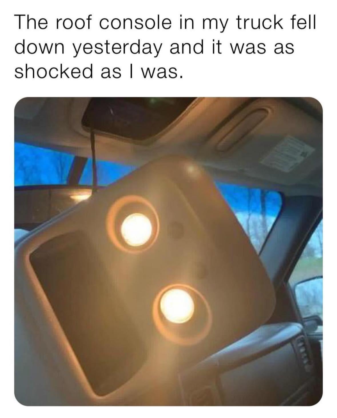 20 Random Memes That Passed the Vibe Check and Failed Everything Else 15 roof console