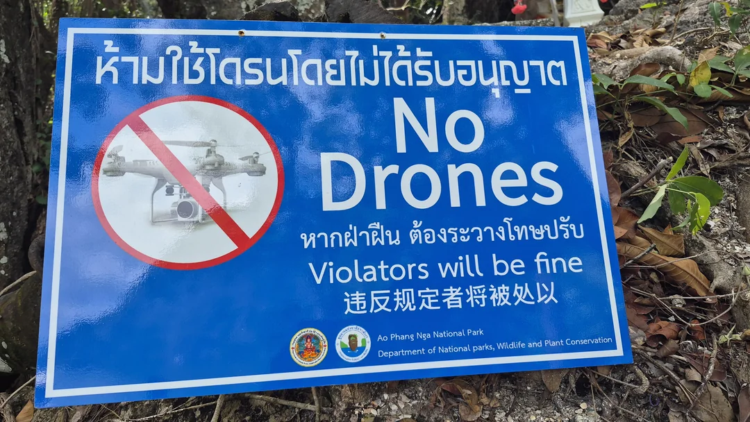 25 Funny English Translations That Were Translated Into… Something. Not Sure What. 25 Found that sign in Thailand