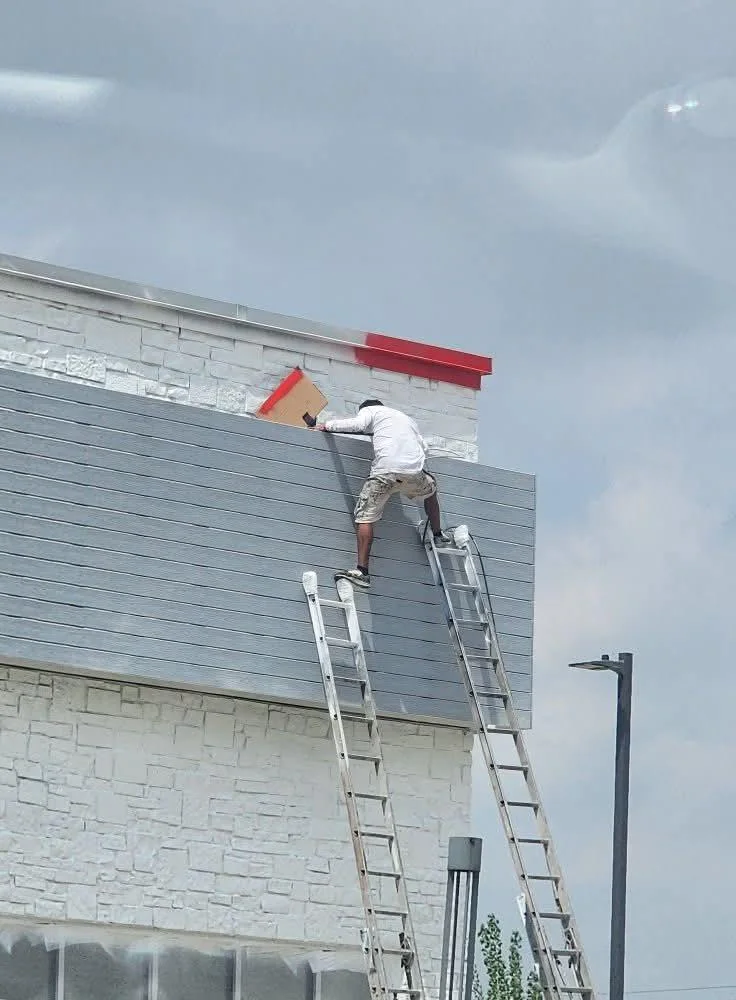 "OSHA Violation But OK": 30 Risky Acts of Workplace Safety Defiance 32 That's one way to do it