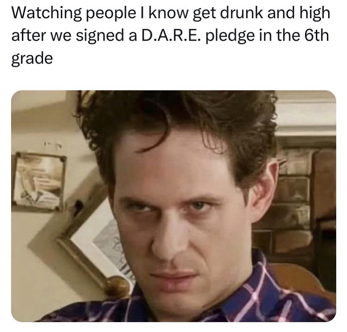 20 Memes Too Grown, Too Unhinged, and Way Too Funny 16 Watching people