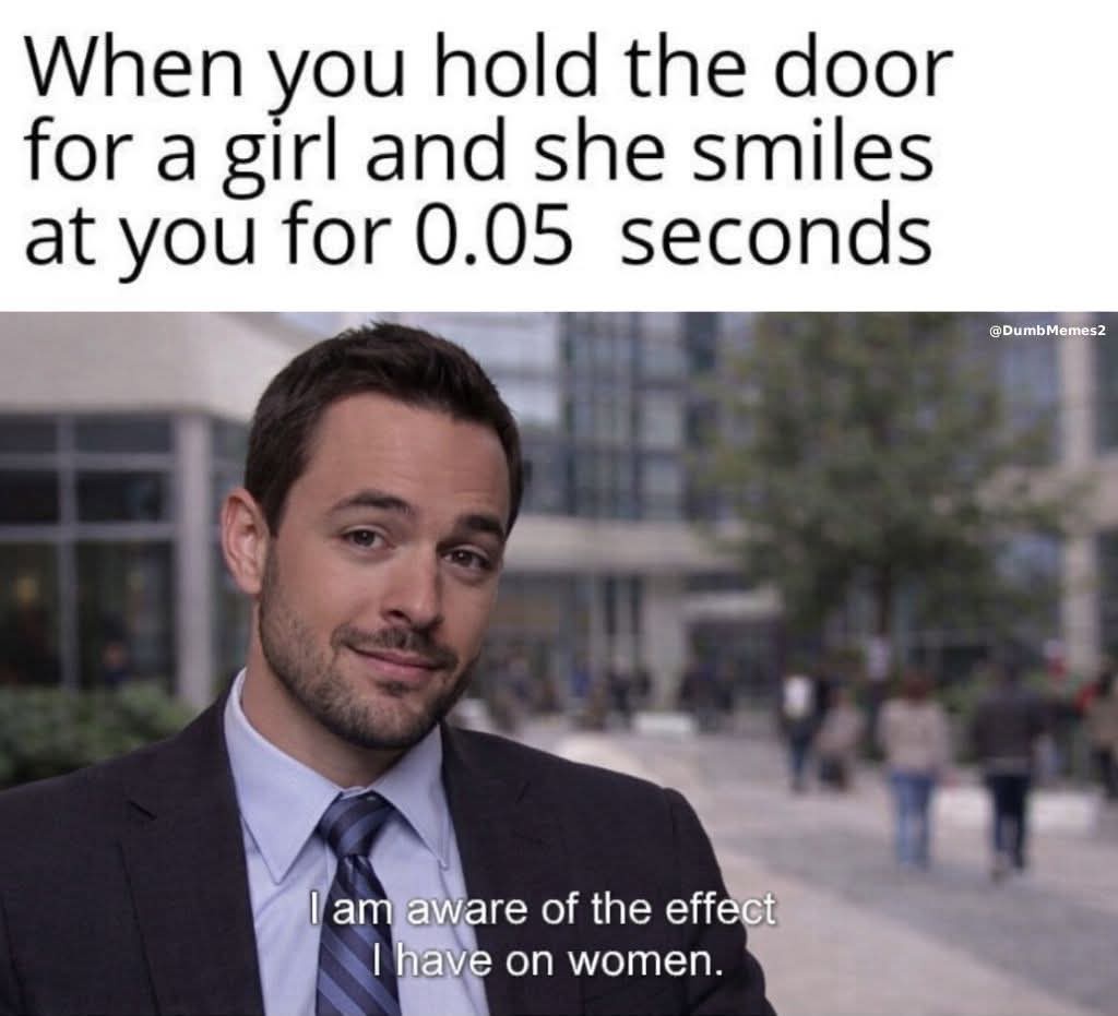Sunday Laughs: 30 Memes for a Relaxing Weekend 32 whne you hold the door