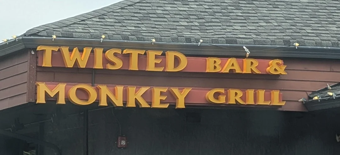 30 Epic Sign Fails That Took a Wildly Wrong Turn! 31 Twisted Bar and Monkey Grill