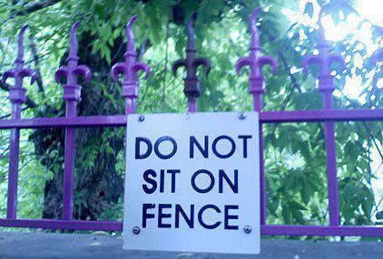 35 Hilarious Signs That Are Too Funny to Ignore 34 Do not sit on fence