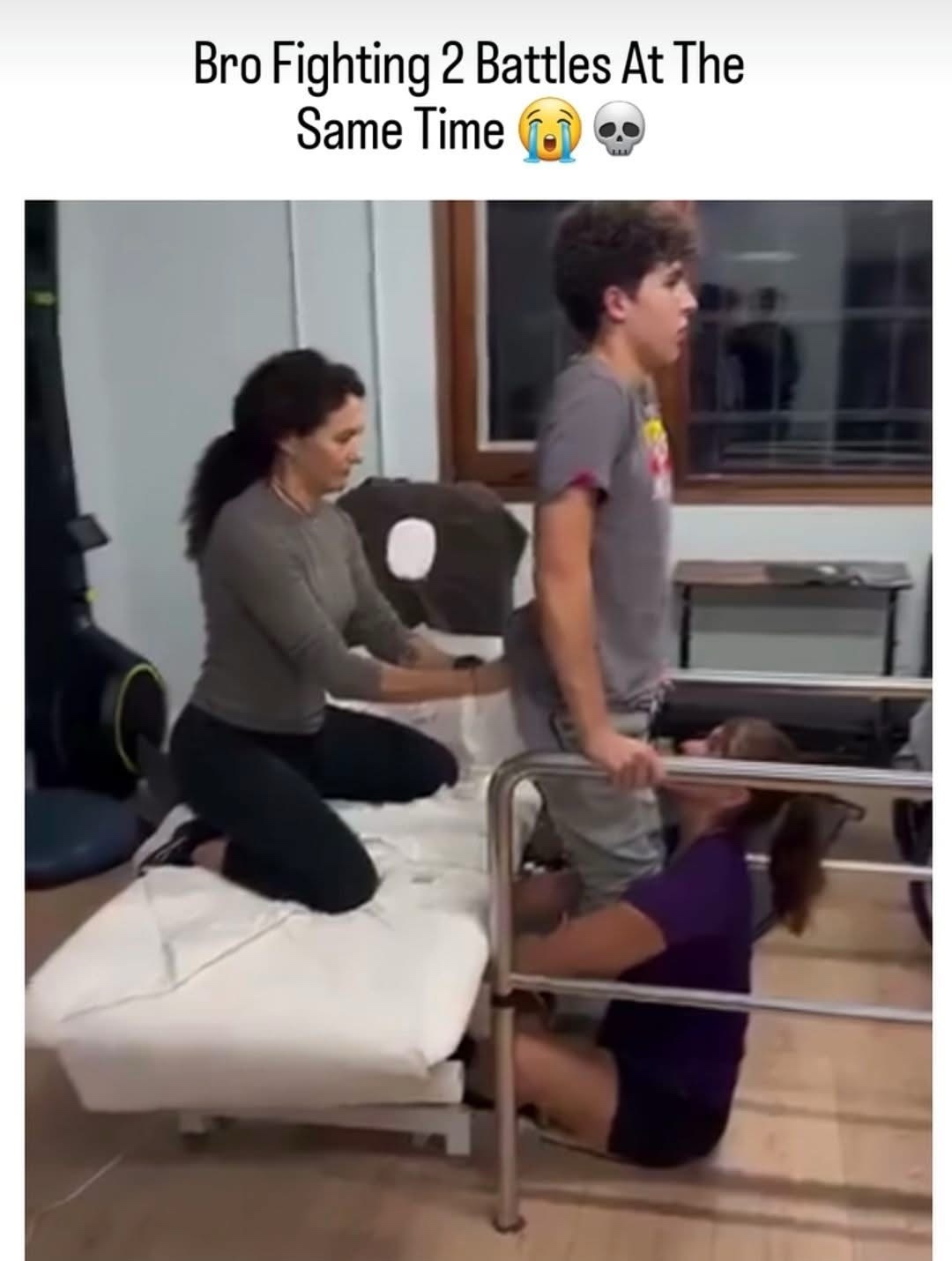 35 Naughty Memes That Just Bit Their Lip at You 34 bro fighting 2 battles