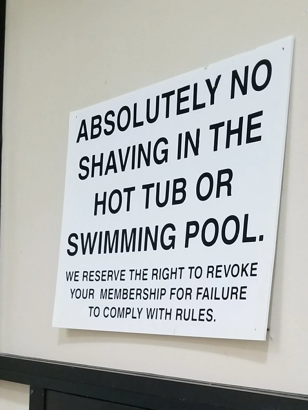 20 Oddly Funny Rules That Feel Like Inside Jokes You’re Not Part Of 7 At a country club pool