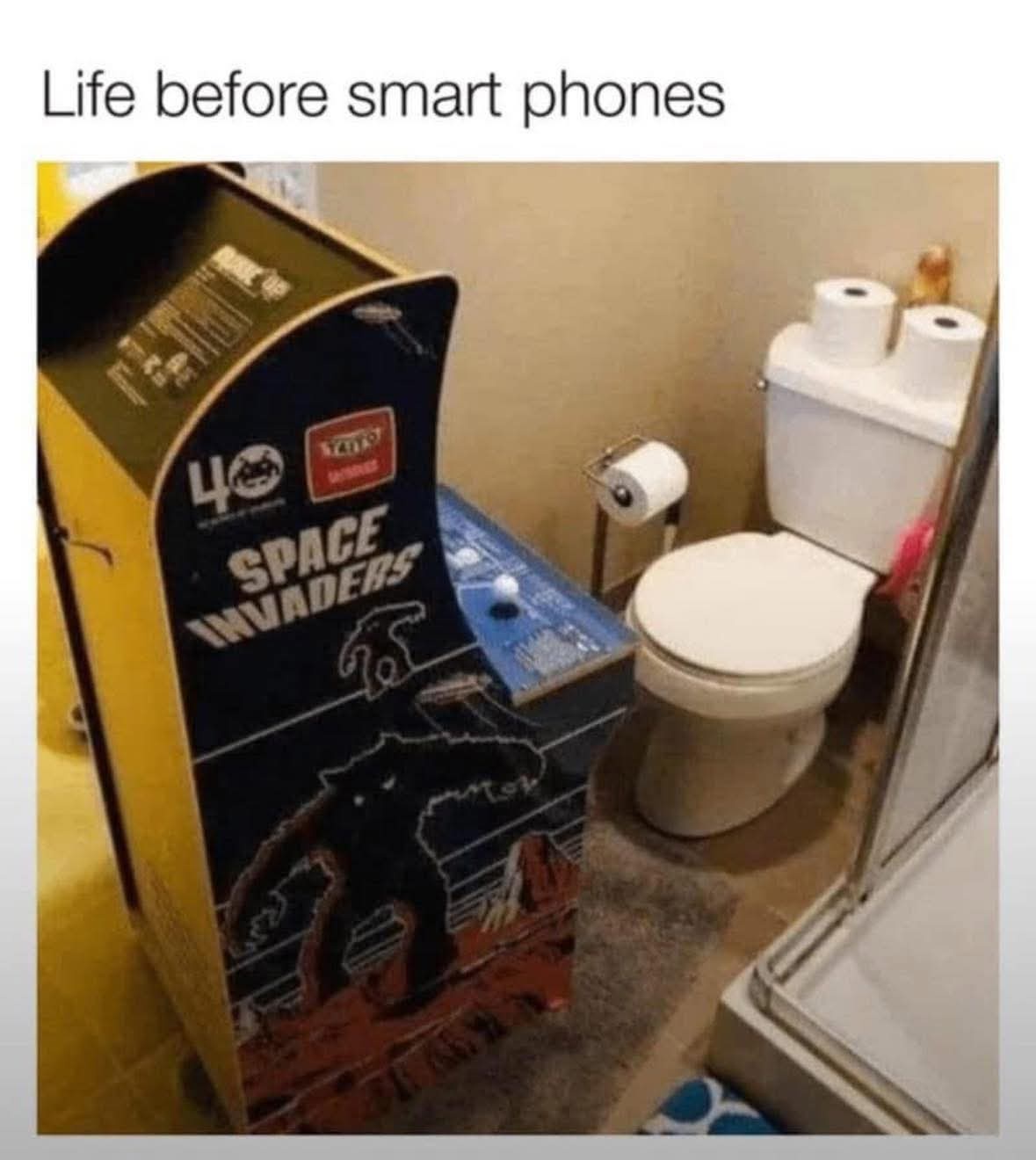 20 Random Memes That Exist for Absolutely No Reason and That’s the Reason 11 Life before smartphones