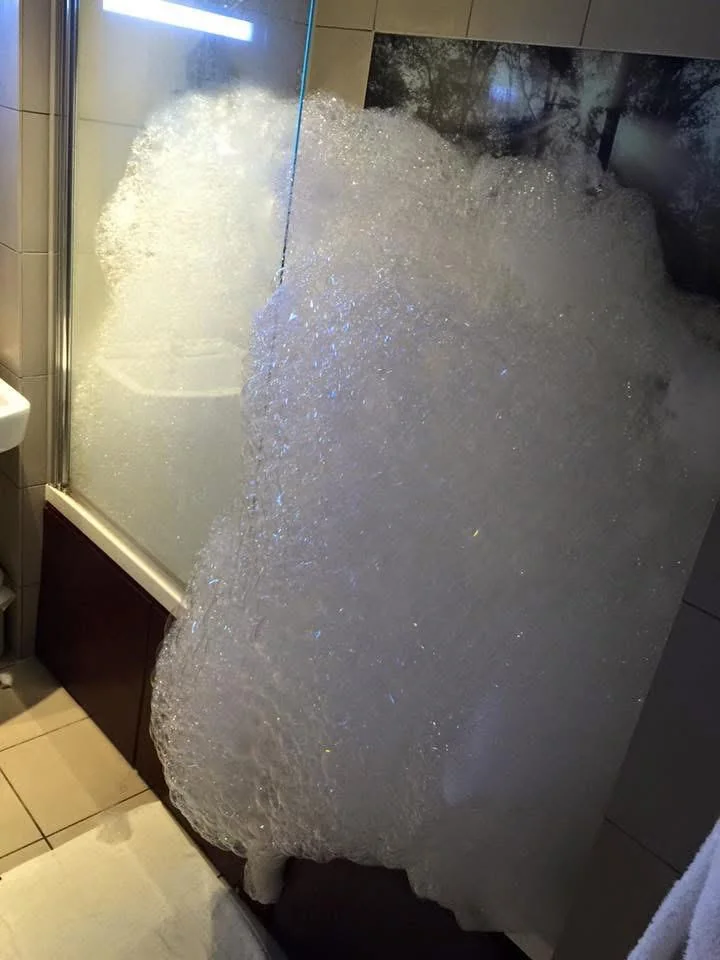 20 Funny Unfortunate Fails That Started Bad and Somehow Got Worse 13 Never trust a mate with bubble bath and a jacuzzi shower when you’re on holiday!