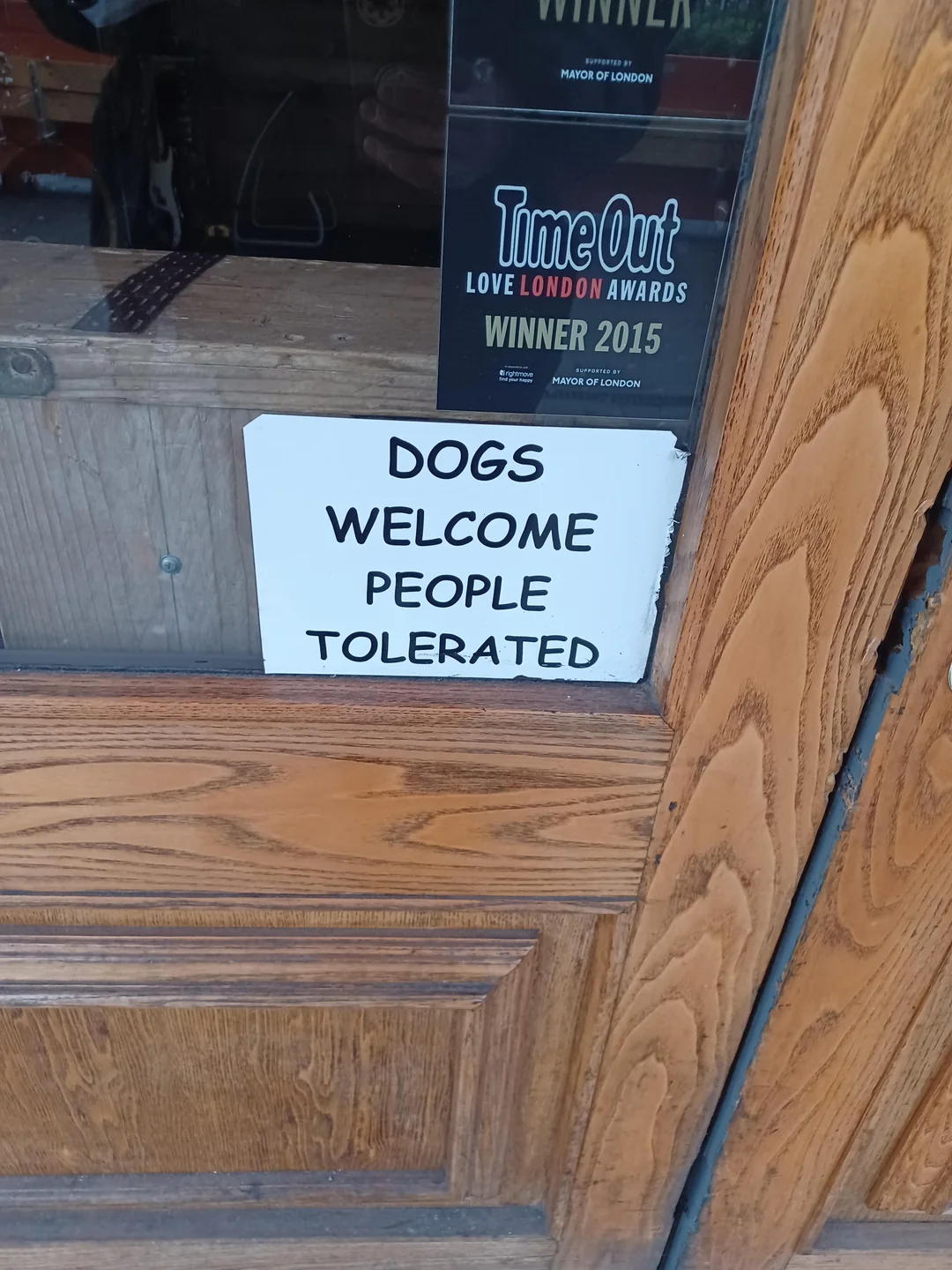 20 British Signs That Feel Aggressively Polite 5 Can't blame them really.