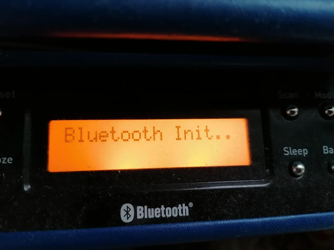20 British Signs That Feel Aggressively Polite 7 Even my radio thinks it's a 'gangsta'