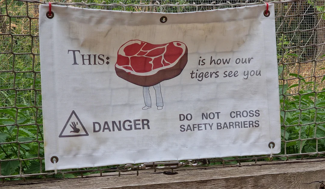 20 British Signs That Feel Aggressively Polite 10 I found this sign at London Zoo