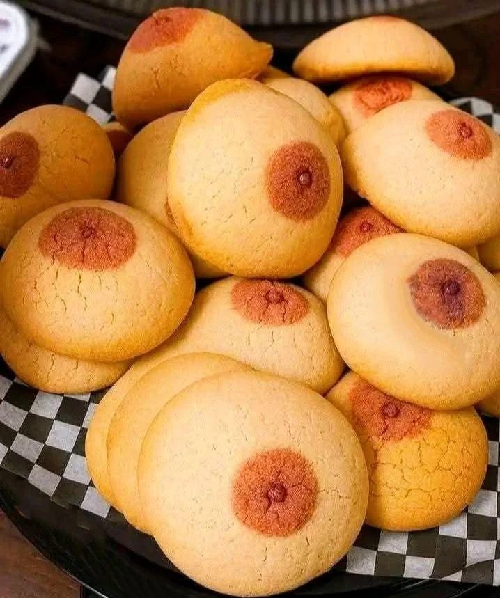 20 Funny Images That Made People Stop and Go “Hmmmmm” 15 I'll have two please.