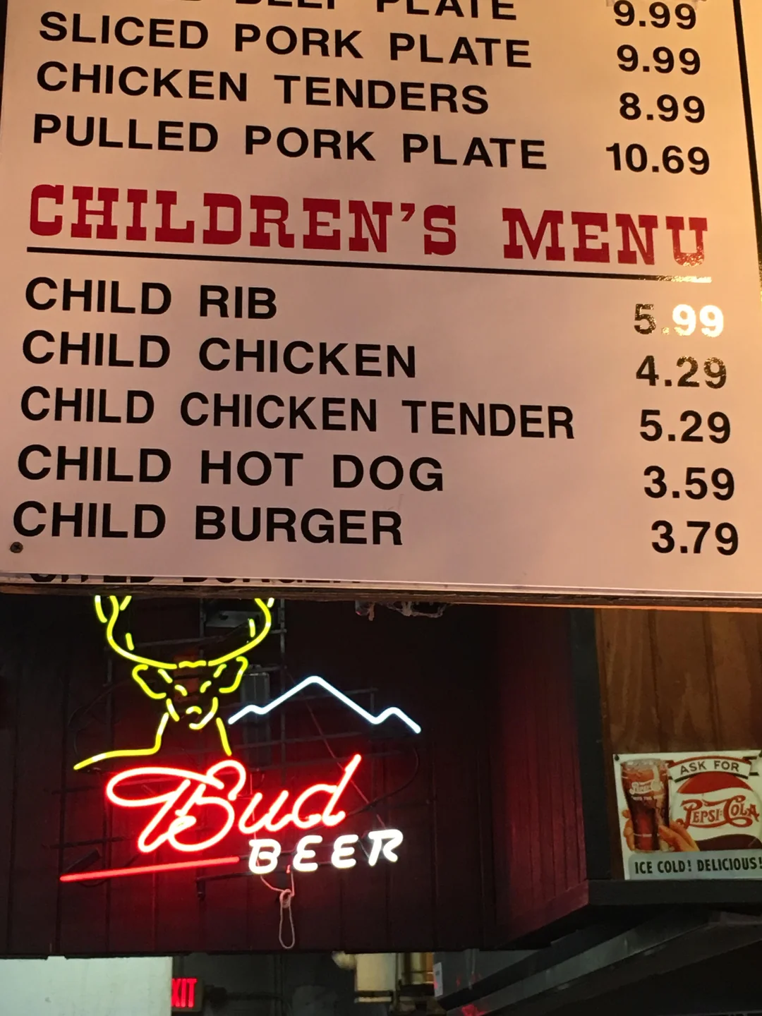 20 Restaurant Menu Fails That Somehow Made Food Sound Illegal 22 Yes, I'll have one child rib please, along with a child burger.