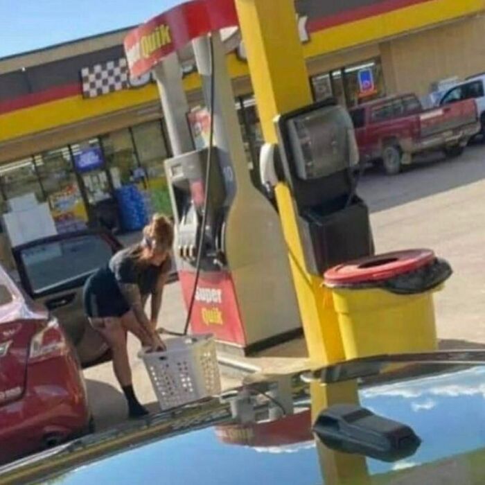 20 Cursed Photos That’ll Break Your Brain in Under 10 Seconds 10 flling gas in basket