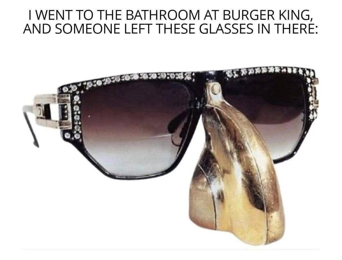 20 Memes That Keep One Foot in Comedy and the Other in Chaos 11 I went to bethroom
